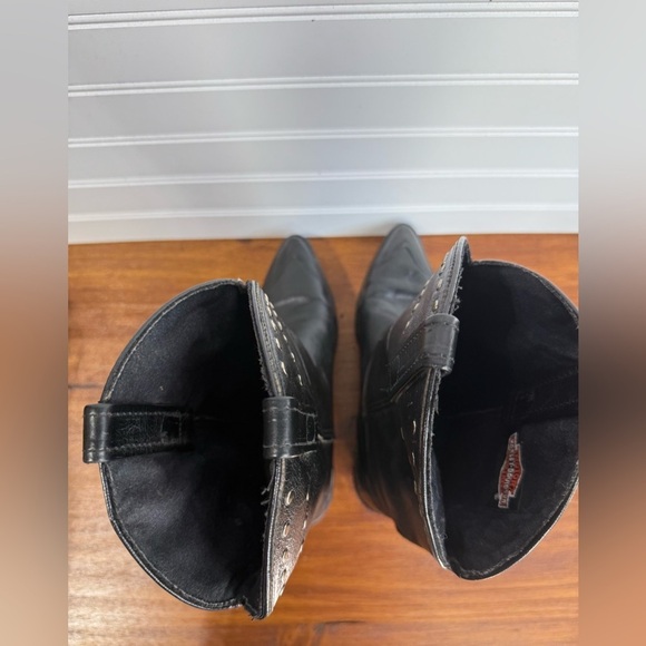 Harley Davidson women’s black leather silver studded cowboy boots. Size 8M - Picture 11 of 16